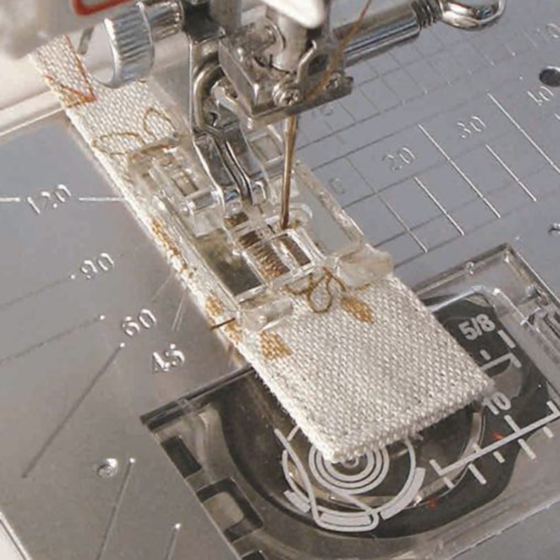 Buttonhole foot transparent