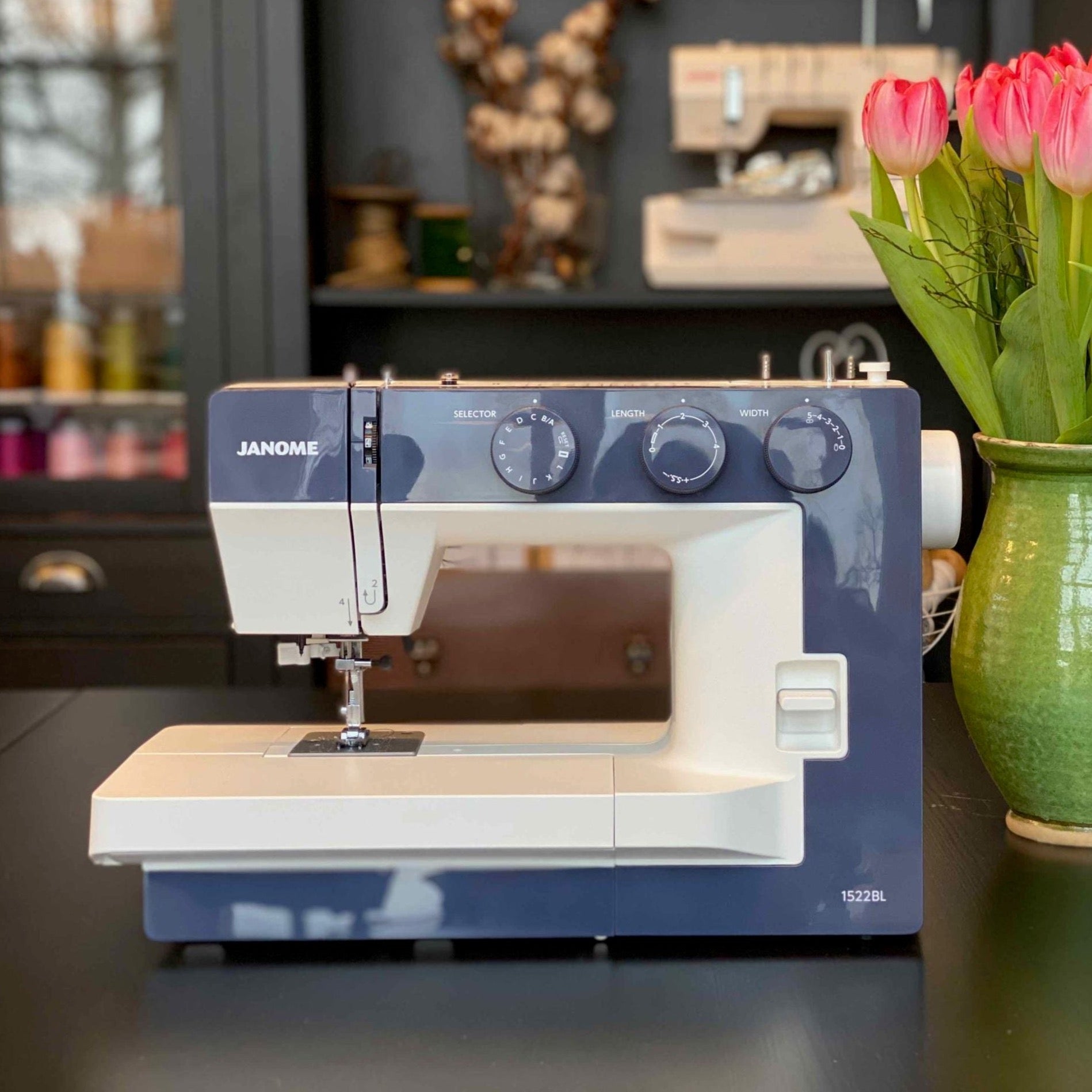 Janome 1522 blå symaskin, front bilde